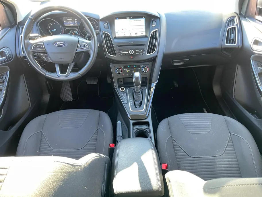 Ford Focus 1.5 Titanium *Automaat*Navi+Camera*Climate Control*Winter Pack*LM.Velgen*Zeer nette auto!
