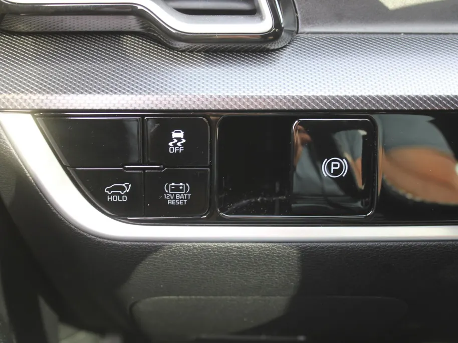 Kia Sportage 1.6 T-GDi Hybrid GT-Line | Stuur-/stoelverwarming | Elek. stoelverstelling + achterklep | Schuifdak | 18' LM | Cruise adapt. | Camera |