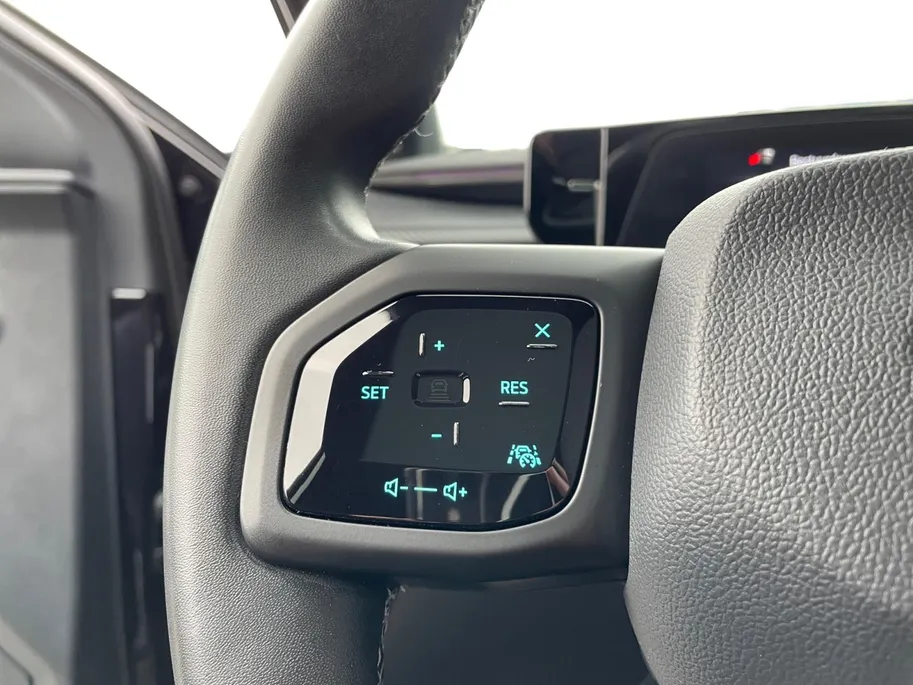 Ford Explorer Premium Extended Range RWD 77 kWh | Full Option | Black uitvoering | Trekhaak | Dealer onderhouden | AGR stoelen 12-wegs verstelbaar 21 inch wielen | Panoramadak | 1e eigenaar |