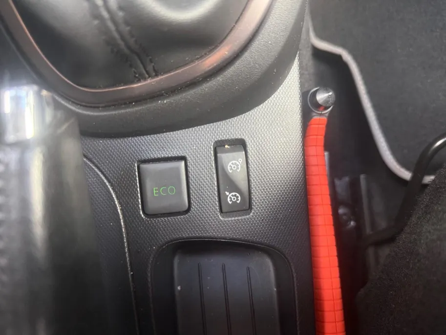 Renault Captur 0.9 TCe Barista | Camera | Stoelverwarming | Climate Control | Cruise Control | Trekhaak | Leder | 12 Maanden Bovag Garantie