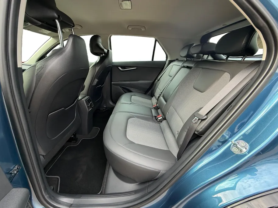 Kia Niro EV DynamicLine 64.8 kWh | Navigatie | Camera | Adaptieve cruise control | Apple Carplay / Android Auto | Parkeersensoren |