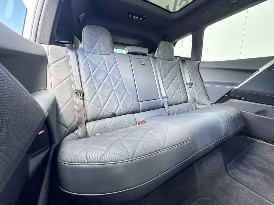 BMW iX xDrive M70
