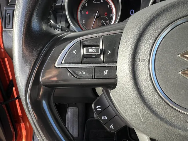 Suzuki Swift 1.2 Style Smart Hybrid | Apple Carplay & Android Auto | 16' Lichtmetalen Velgen | Climate Control | Navi