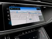 Audi Q8 60 TFSIe 490pk Tiptronic Quattro Pro Line S Comp · 360 Camera · Luchtvering · Laser LED · Wegklapbare Trekhaak · Elek. Voorstoelen · Nachtzicht · 23'' Inch · Garantie t/m 11-03-2031 of 100.000km