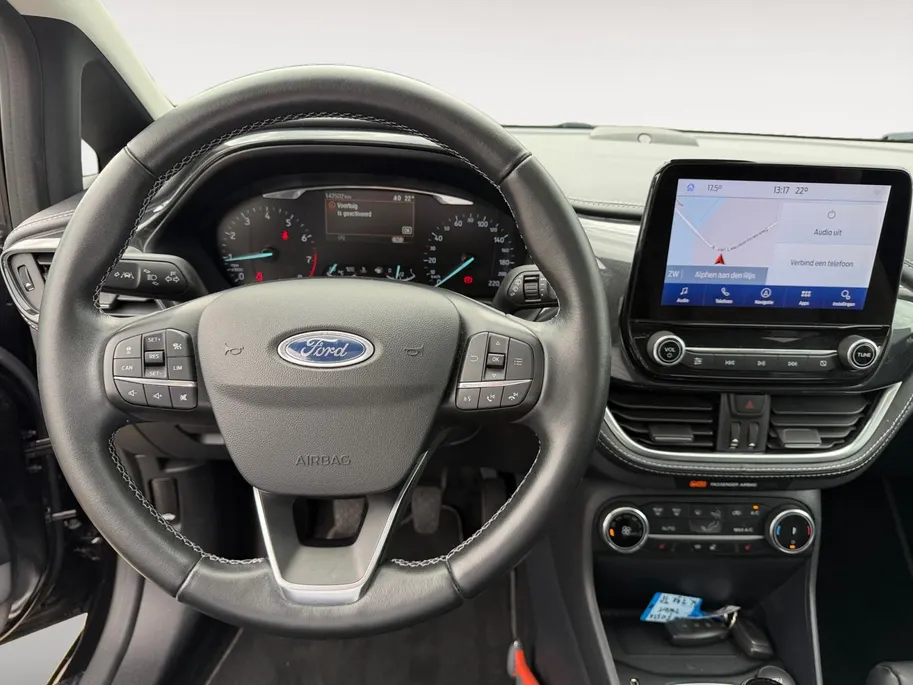 Ford Fiesta 1.0 EcoBoost Hybrid Vignale | Dealer onderhouden | NL auto | Adapt. cruise control | Pano dak | BLIS | Winter pack | Parkeersensoren voor en achter | Achteruitrijcamera | 17' lichtmetalen velgen | Bovag garantie |