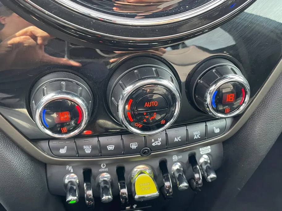 MINI Countryman 1.5 Cooper S E ALL4 Chili *Automaat*Navi+Camera*Climate Control*Schuif/kanteldak*Heads up Display*Harman Kardon Audio*Stoelverwarming*Vol opties!