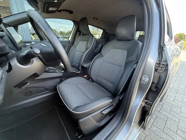 Mitsubishi Colt 1.6 HEV Intense+ | All Seasons