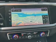 Audi Q3 35TFSI 110KW/150PK S-Line · Camera · Trekhaak · Panoramadak · Stoelverwarming · Apple/Android Car Play ·