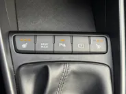 Hyundai i20 1.0 T-GDI Premium | Navigatie| Stoel/Stuurverwarming| Achteruitrijcamera| Dode hoek sensor|
