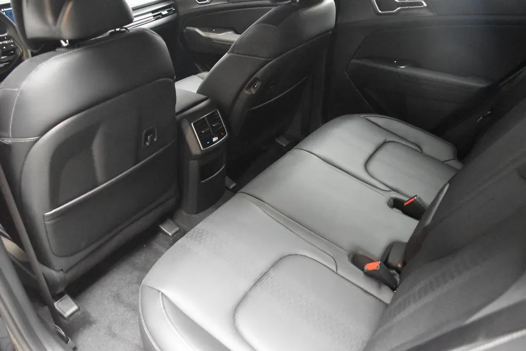 Kia Sportage 1.6 T-GDi 239pk Hybrid AT6 Black Edition