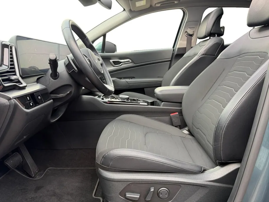 Kia Sportage 1.6 T-GDi PHEV DynamicPlusLine | Zeer nette auto | Open dak | Stoel & stuur verwarming | Apple CarPlay & Android Auto | Fabrieksgarantie t/m 6-2032 |