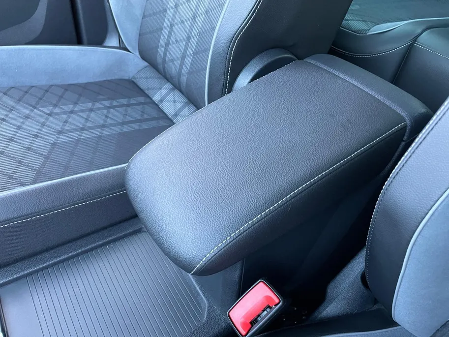 Volkswagen Tiguan 1.4 TSI eHybrid R-Line Business *Navi*360Camera*Schuif/kanteldak*Climate Control*Stoelverwarming*Adapt. Cruise Control*HUD*Elekt. Achterklep*NL Auto*1ste eigenaar!