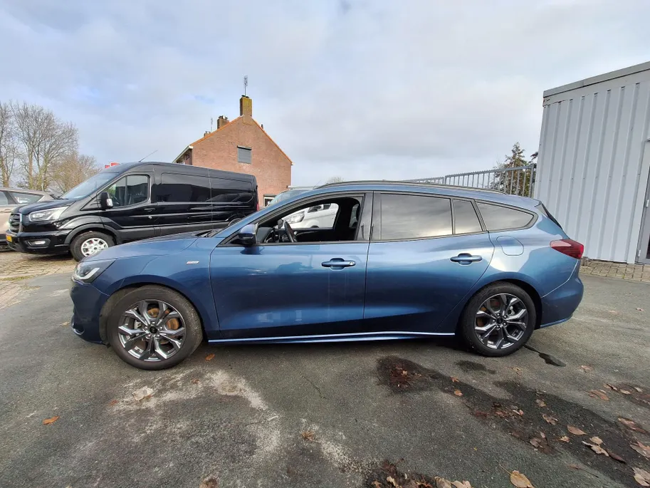 Ford Focus Wagon 1.0 EcoBoost Hybrid ST Line WINTERPAKKET / NAVIGATIE GROOTSCHERM.