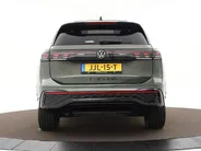Volkswagen Tiguan 1.5 272pk DSG eHybrid R-Line Edition · Panoramadak · 360 Camera · Wegklapbare Trekhaak · Massage · Dodehoek Detectie · 19'' Inch · Garantie t/m 27-10-2029 of 100.000km