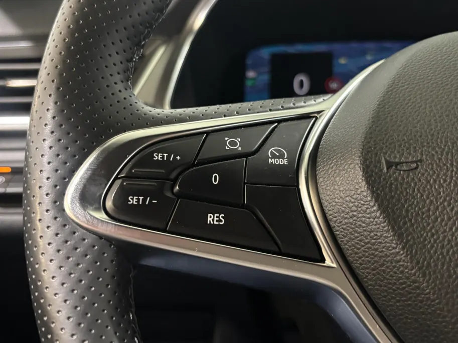 Renault Captur 90PK TCe Techno | Pack Winter | Navi | Climate Control | Camera | Parkeersensoren | Apple CarPlay/Android Auto | Lichtmetalen Velgen | Full LED | Armsteun | Digital Cockpit |