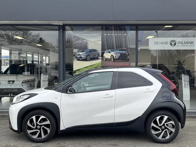 Toyota Aygo X 1.0 VVT-i S-CVT Pulse Bi-Tone