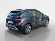 Hyundai Kona 1.6 GDI HEV Fashion Design Sky 105PK | 1ste eigenaar | Navigatie | Apple Carplay & Android Auto | Adaptive cruise control | Trekhaak | Schuif- kanteldak | Parkeersensoren achter | Stoelverwarming voor |