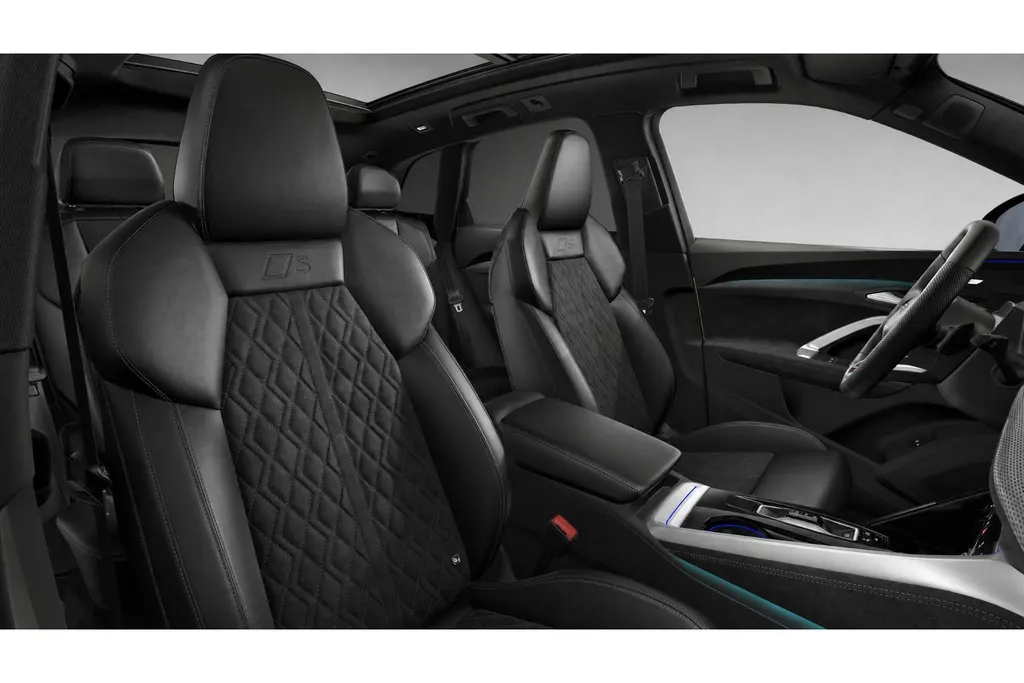 Audi Q5 2.0 TFSI e-hybrid quattro S edition 299 PK · Head-up display · Adaptieve luchtvering · Glazen panoramadak