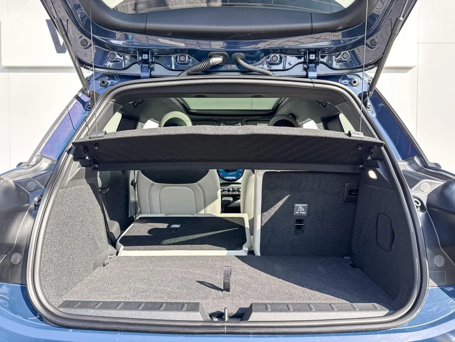 MINI Cooper 3-deurs Electric Cooper E Favoured L 40.7 kWh
