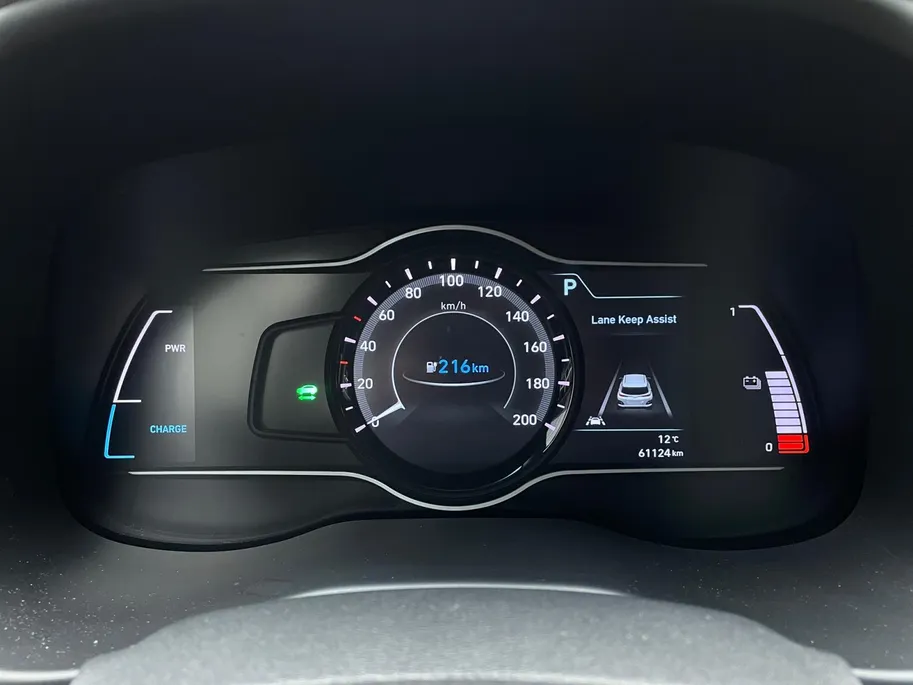 Hyundai Kona EV Comfort 64 kWh | Warmtepomp | 100% SOH | Adaptive cruise control | Apple Carplay & Android Auto | Achteruitrijcamera | Parkeersensoren achter | Keyless entry | DAB radio |