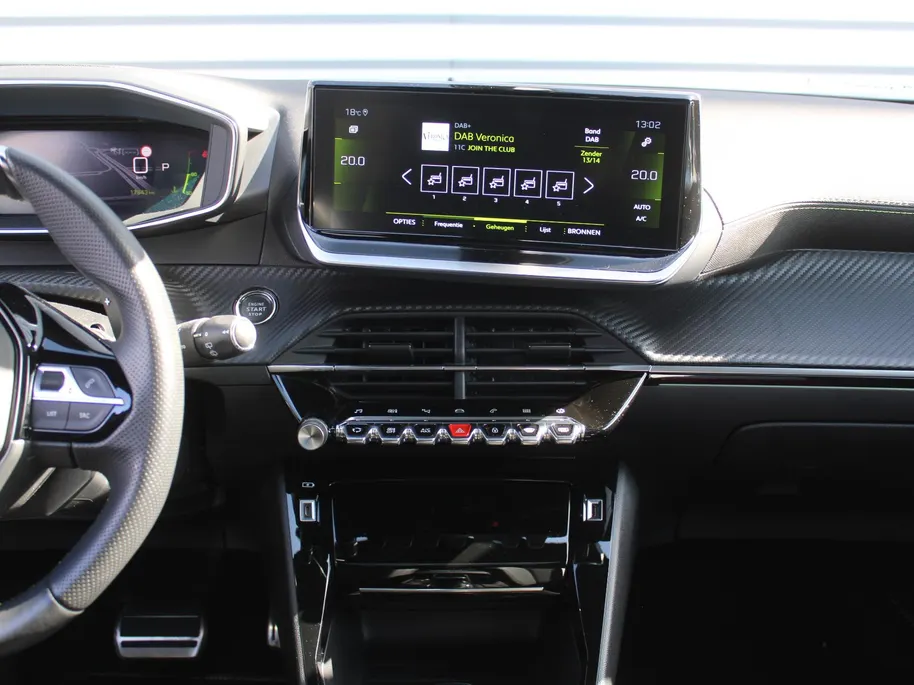 Peugeot 2008 1.2 PureTech GT | Automaat | Navi | Camera | Panoramadak | Dodehoek detectie | Cruise adapt. | 17' LM | LED |