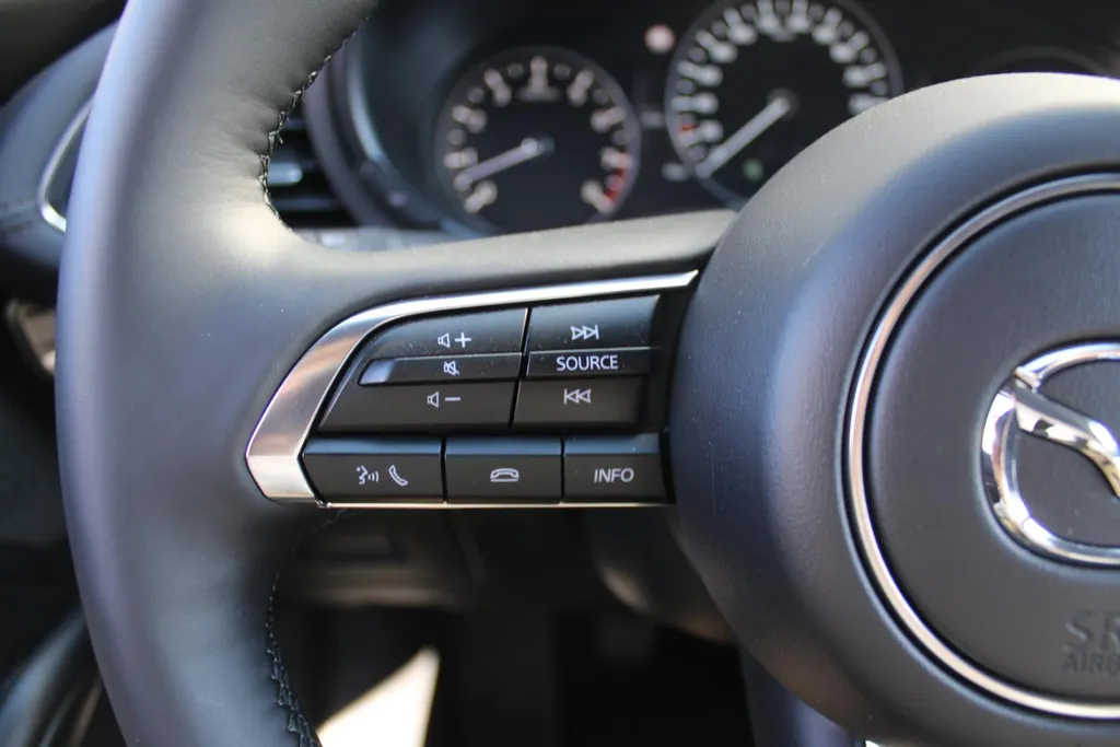 Mazda 3 2.0 e-SkyActiv-G 122PK 6MT Exclusive-line | Leder | Bose Audio | 360° Camera | Elek. stoelverstelling | Keyless | Heads up Display |