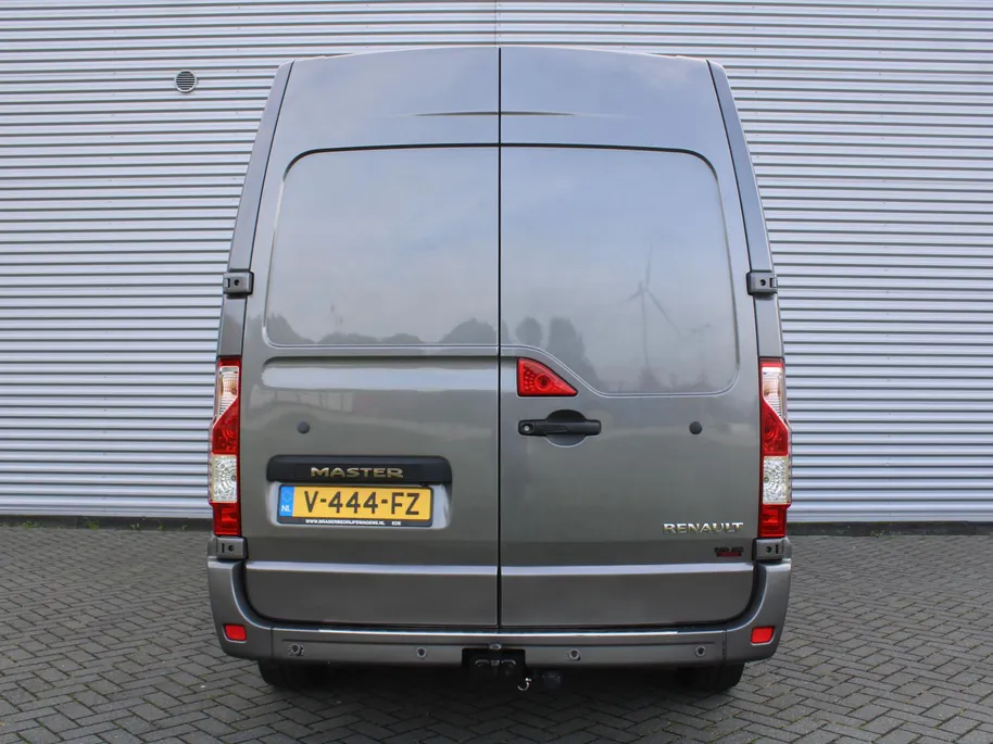 Renault Master T33 2.3 dCi L2H2 Stop & Start | Automaat | Trekhaak | Camera | Airco | Navi | Cruise | 16' LM | PDC | Licht-/regensensor | Volledig betimmerd |