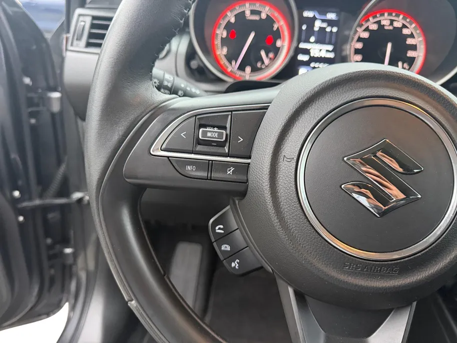 Suzuki Swift 1.2 Stijl | Cruise/ Climate Control | Navigatie | Camera | Trekhaak |