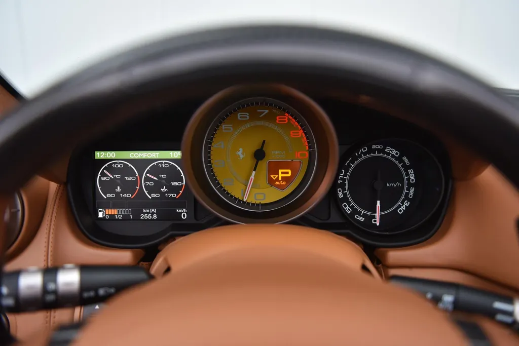 Ferrari California 4.3 V8 HELE