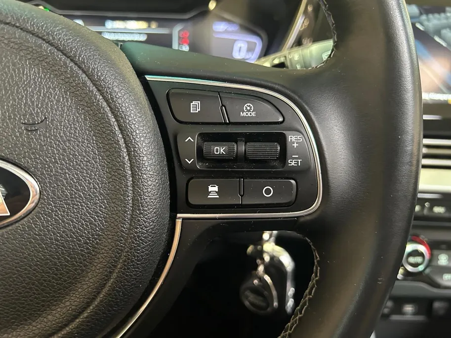 Kia Niro 1.6 GDi Hybrid Edition | Trekhaak Vaste Kogel+ 13-Polige stekker | Schuifkanteldak | Apple Carplay / Android Auto | Navigatiesysteem | Licht + Regensensor | Parkeersensoren + Camera Achter | 16' Lichtmetalen Velgen | Cruise Control Adaptief | Rijstrooksen