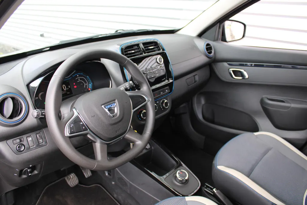 Dacia Spring Essential |  Airco | 14' Design velgen | Bluetooth | PDC | BTW auto | Uniek!! |