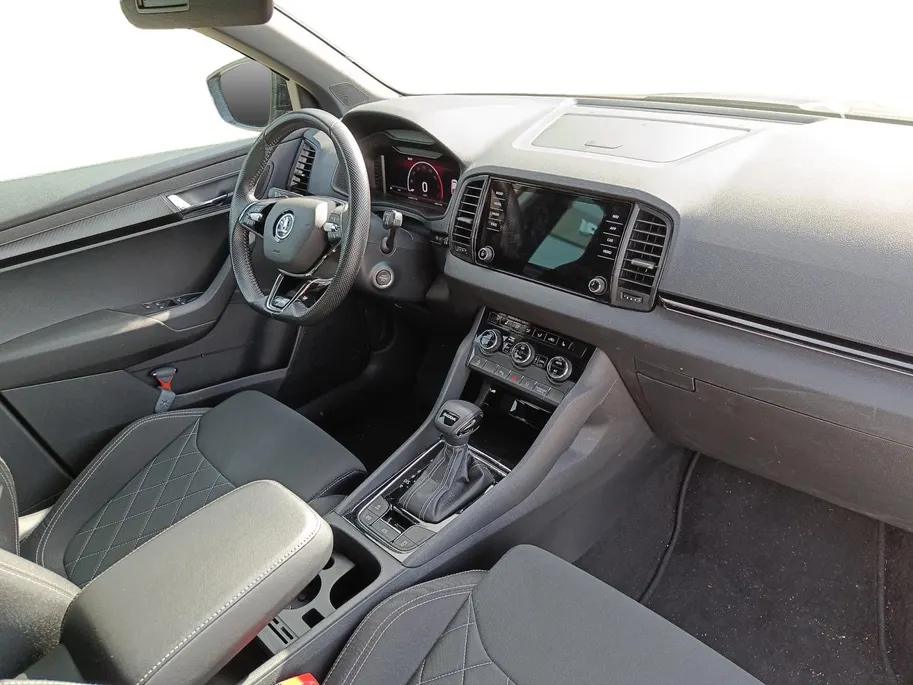 Škoda Karoq 1.5 TSI ACT Sportline Business | Apple Carplay/Android Auto | Elektrische achterklep | Airco (automatisch)
