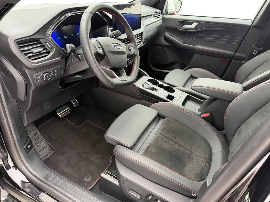 Ford Kuga 2.5 PHEV ST-Line X | NL Auto | Elec Trekhaak | Panorama Dak | Winterpack | Technology Pack | Matrix Led Koplampen | B&O Audio | 19 Inch LM Velgen |