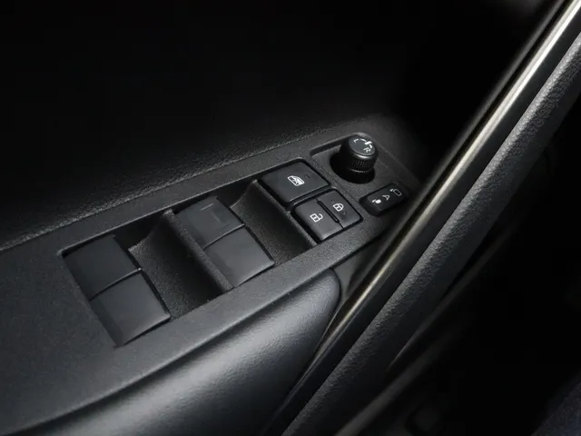 Toyota Corolla Cross Hybrid 180 Executive Leder | JBL | 360 camera
