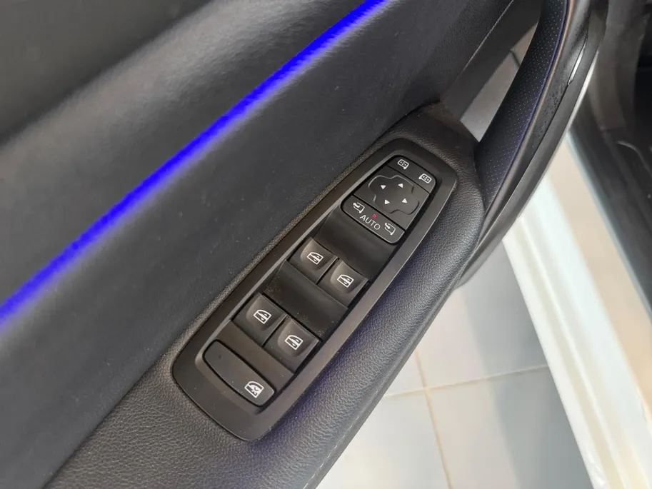 Renault Mégane Estate 1.3 TCe Limited *Navi+Camera*Carplay*Climate*Ruime kofferbak!