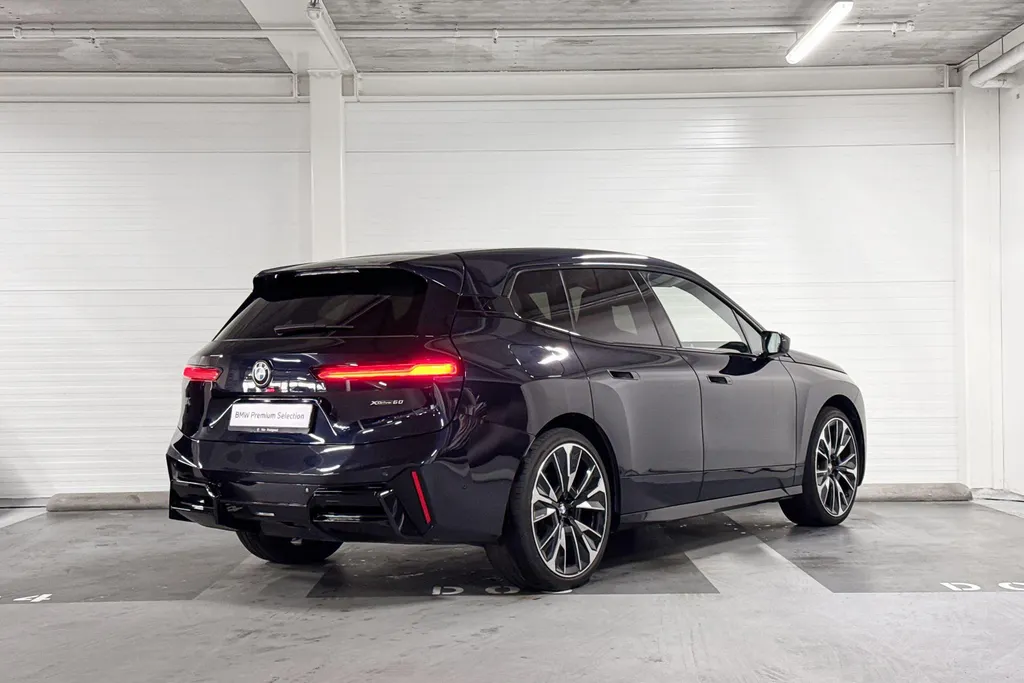BMW iX xDrive60