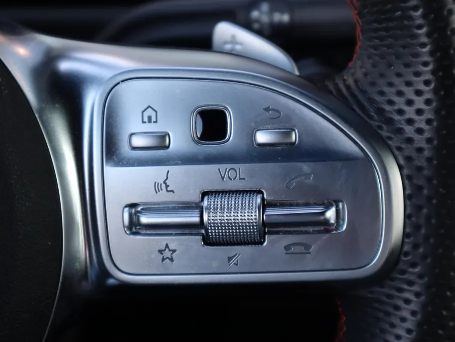 Mercedes-Benz CLA 250 e Premium Plus l Carplay l Privacy glass l Stoelverwarming