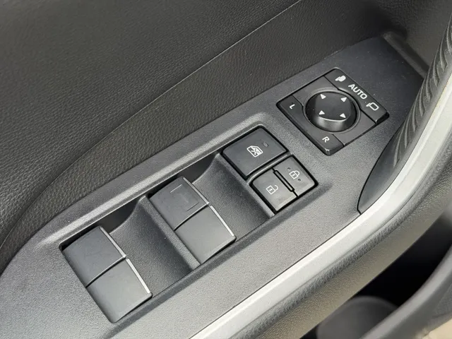 Toyota RAV4 2.5 Hybrid Bi-Tone | Stoel & stuurverwarming | Keyless