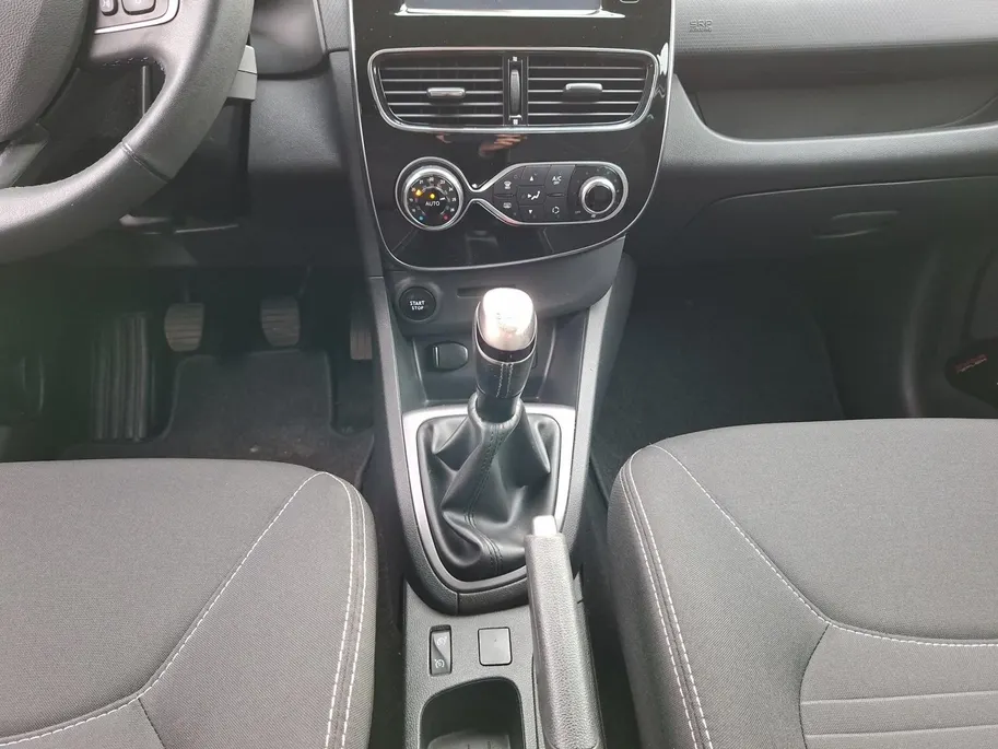 Renault Clio 0.9 TCe Intens | Navigatie | Lichtmetalen velgen | Parkeer sensoren | Climate control