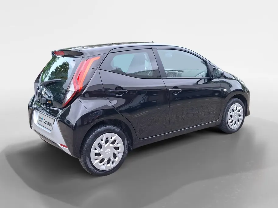 Toyota Aygo 1.0 VVT-i x-play | ACHTERUITRIJCAMERA | 5 DEURS | TELEFOON | AIRCO | ELEKTRISCHE RAMEN |