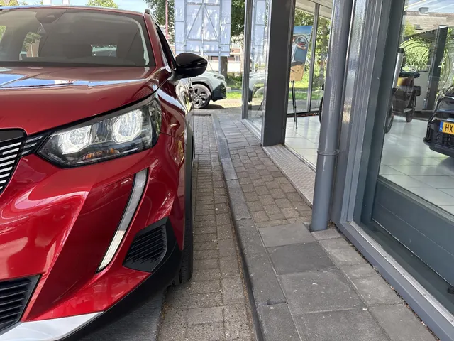 Peugeot 2008 1.2 PureTech Allure Pack