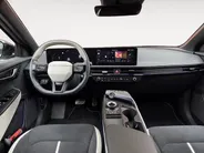 Kia EV6 GT-Line 84 kWh Panoramisch schuif-/kanteldak | Verwarmbare en geventileerde stoelen | V2L | Meridian Premium Sound System | 360 camera | Metallic lak | Fabrieksgarantie t/m 11-04-2033 + 3x 1 jaar* | NAP