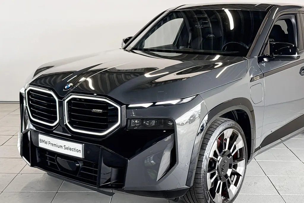 BMW XM PHEV