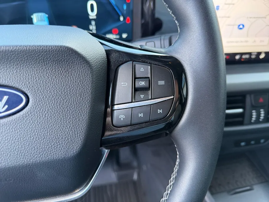 Ford E-Transit Cour. Limited 44 kWh | 1e eigenaar | Automaat | Trekhaak | Adapt. Cruise control | BLIS | Winter pack | Parkeersensoren voor en achter | Achteruitrijcamera | Navigatie | Apple carplay & Android auto | Fabrieksgarantie |
