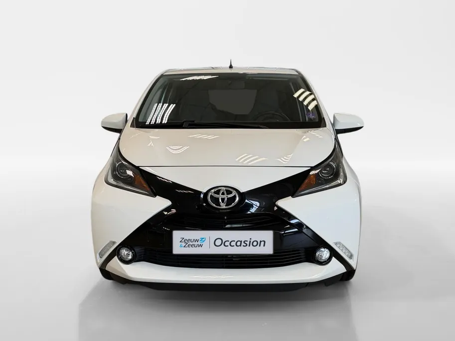 Toyota Aygo 1.0 X-JOY | NAVI | CAMERA | DEALERONDERHOUDEN |