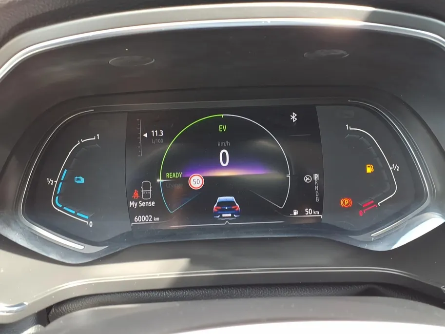 Renault Captur 1.6 E-Tech Hybrid 145 Intens Apple Carplay/Android Auto , electronic climate controle , camera , parkeersensor , lm velgen , navi , cruise , tel , usb.