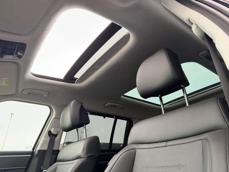 Hyundai Santa Fe 1.6 T-GDI HEV Premium Sky 7p | Z&Z Topdeal! | Van € 72.590,-, nu voor €61.090,-
