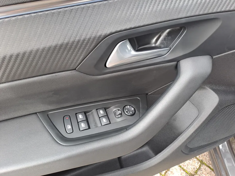 Peugeot 508 SW 1.2 PureTech Allure Pack Business AUTOMAAT | Navigatie | Adaptieve Cruise | Climate | Sensoren | Rijstrooksensor met correctie | Apple Carplay/Android Auto | Dode hoek detector