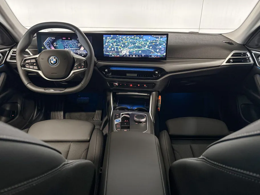 BMW i4 eDrive35 70 kWh