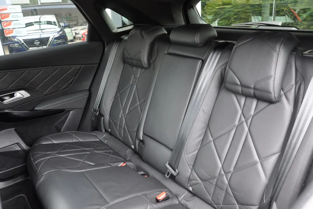 DS DS 7 E-Tense 225 Rivoli All Seasons